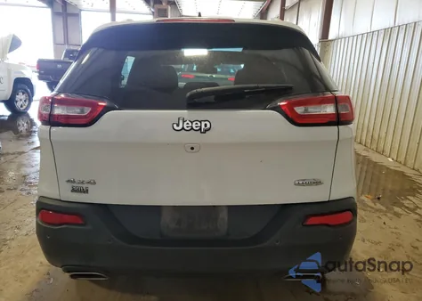 2016 Jeep Cherokee Latitude z USA, uszkodzony, nr VIN 1C4PJMCS6GW270731